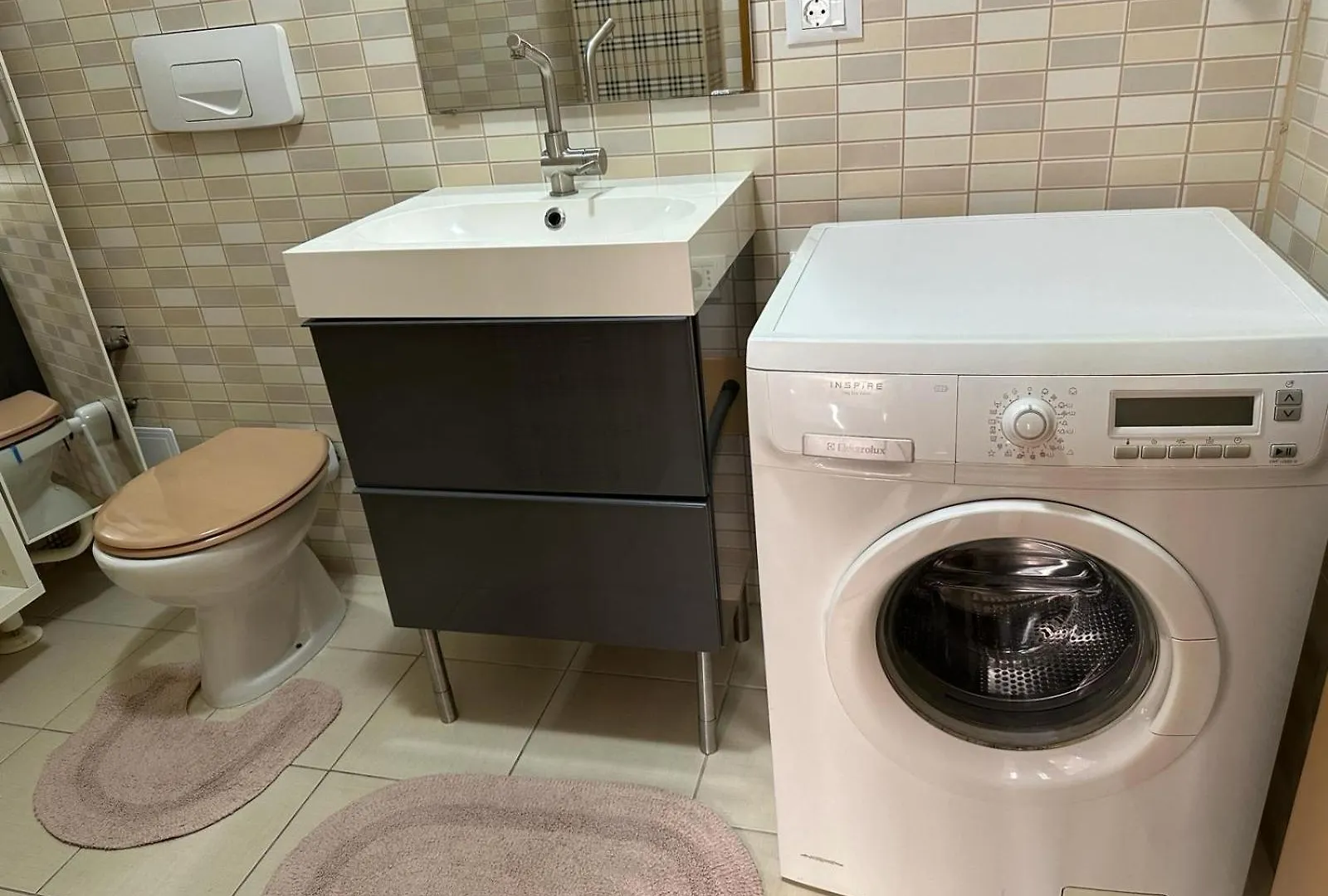 Cozy Unirii Apartment Near Old Town Bucharest